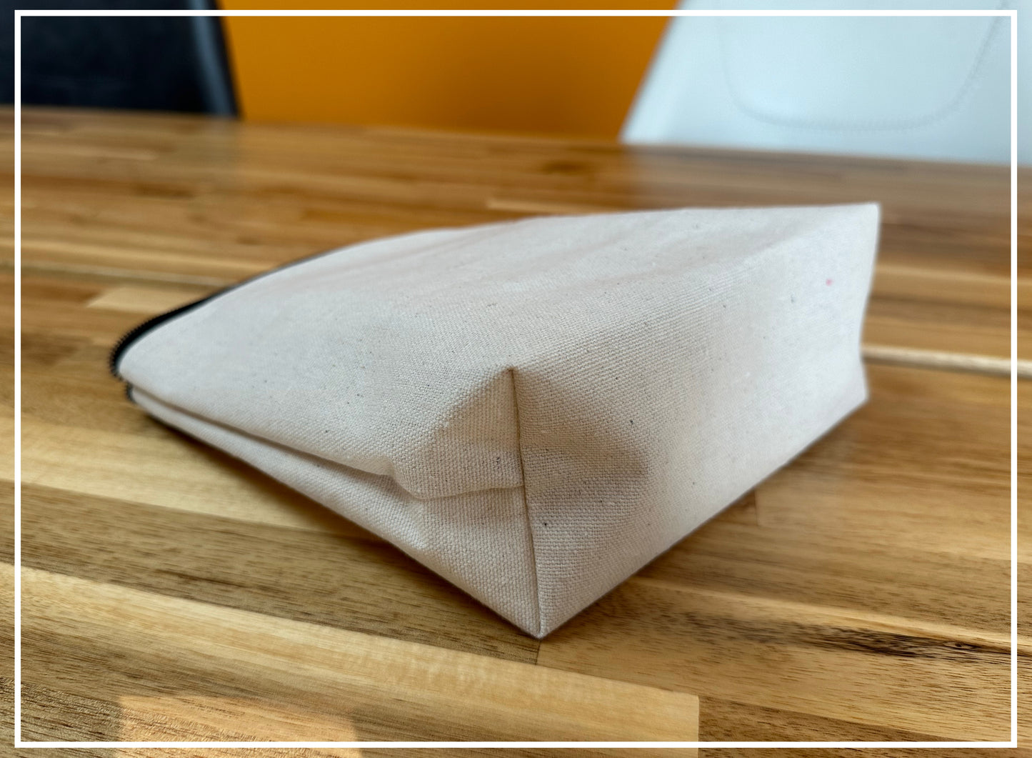Wholesale canvas makeup bags and cosmetic pouches in bulk

